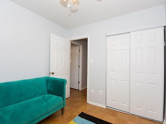 3rd image of 500 Azalea Dr