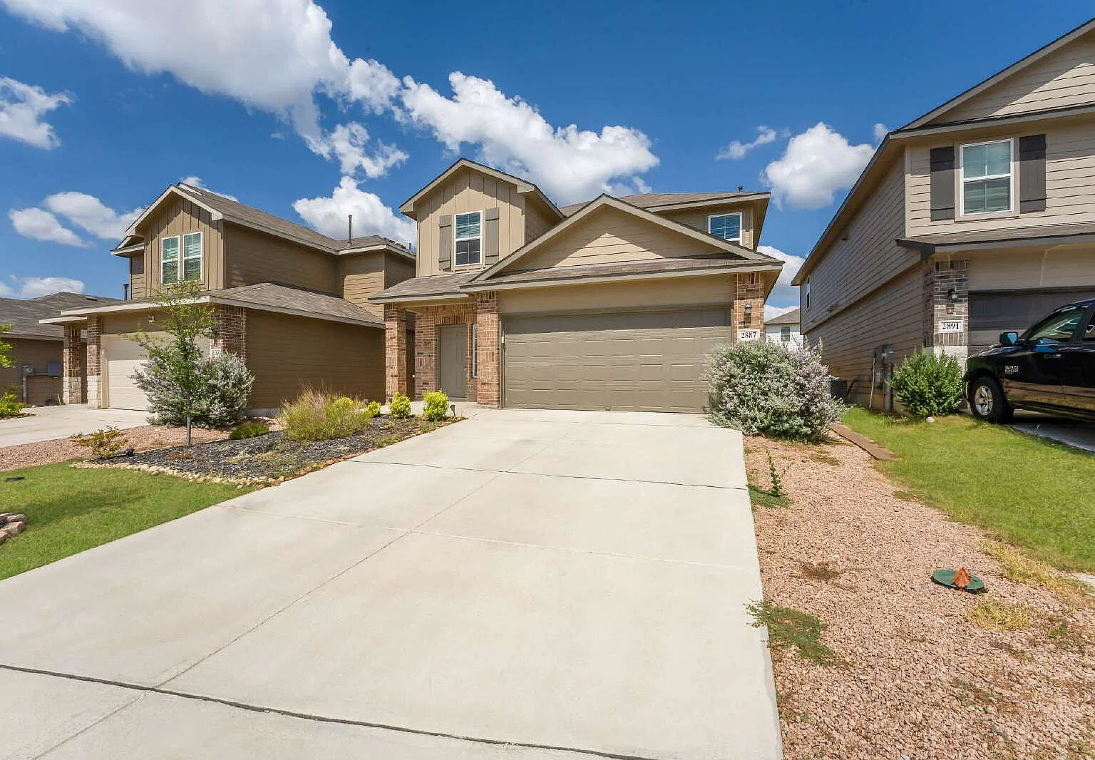 4 bed, 2.5 bath, 2139 sqft, $1,950 — Photo 3