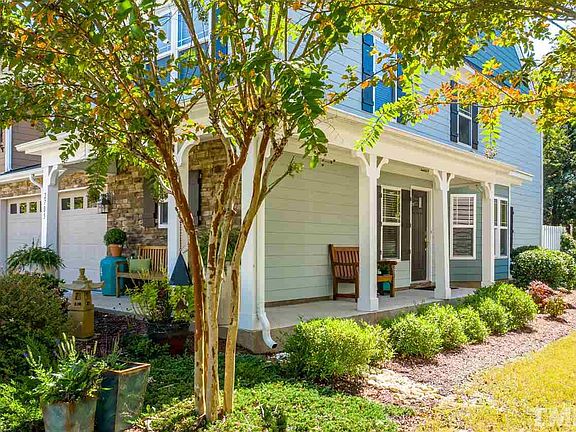 3rd image of 2705 Bartlett Cir