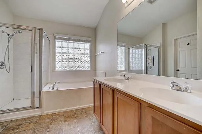 1115 Rawhide Trl — Photo 41