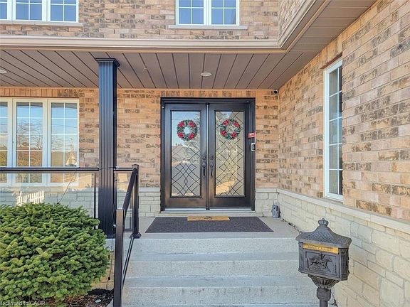 4th image of 86 Margaret Ave