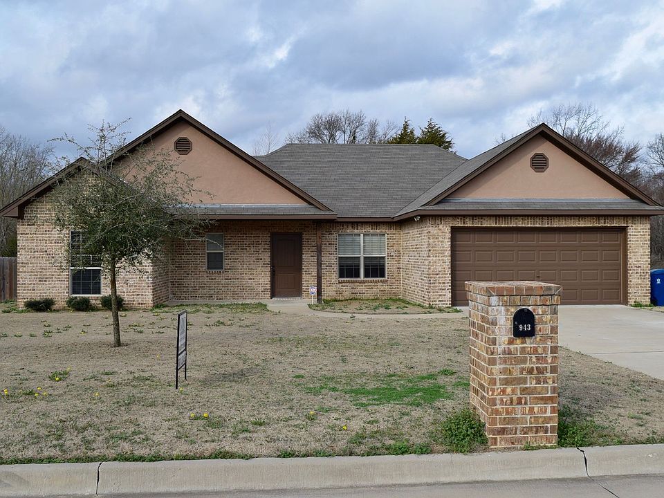 1st image of 943 Redbud Ln