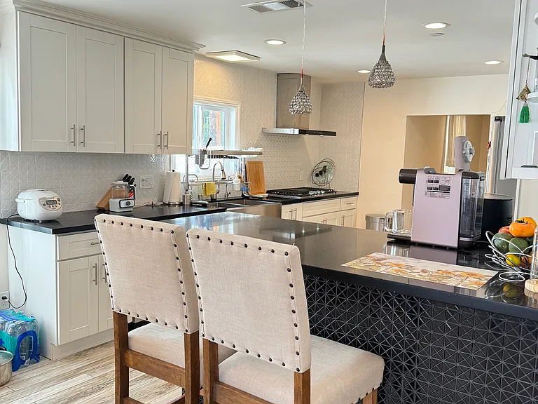 Loma Vista Dr — Photo 1