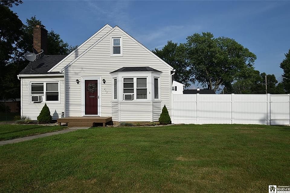 1st image of 217 Sampson St