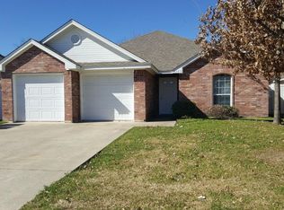 3209 Light Pointe Dr, Dallas, TX 75228