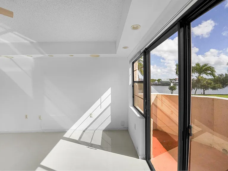 6654 Villa Sonrisa Dr #421 — Photo 27