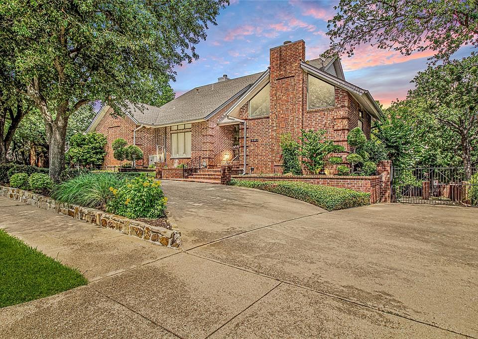 1st image of 3912 Hillwood Way