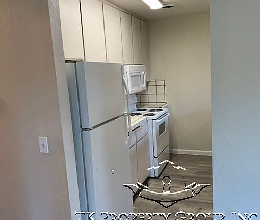 2nd image of 108 Ophir St #F