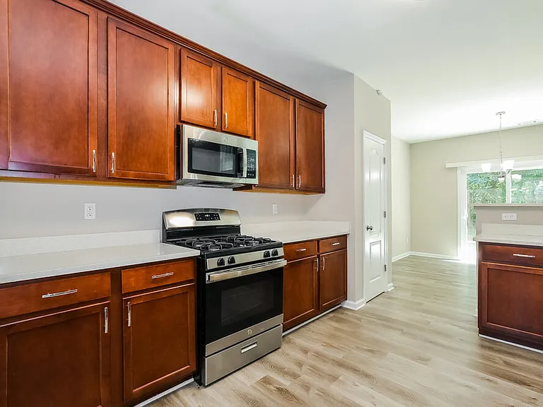 3996 Yosemite Park Ln — Photo 8