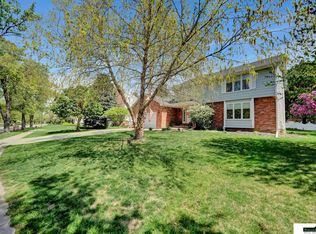 1010 Evergreen Dr, Lincoln, NE 68510