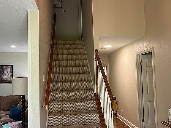 Entry/stairs