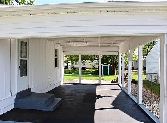 4th image of 12136 Parkwood Pl