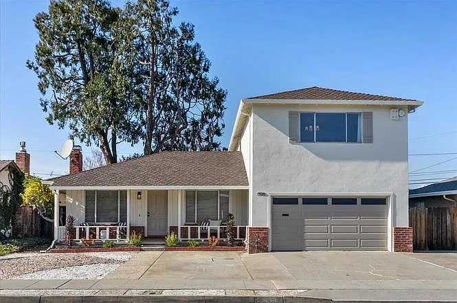 5 bed, 2409 sqft, $5,500 — Photo 1