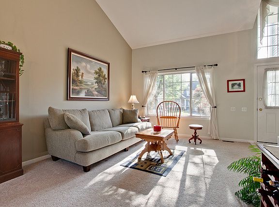 4th image of 944 Tylerton Cir