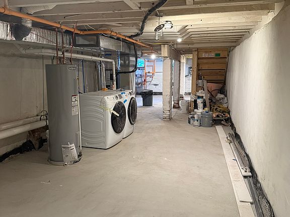 4th image of 1533 E Moyamensing Ave Floor 1