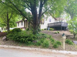 9502 NW 59th Ter, Parkville, MO 64152