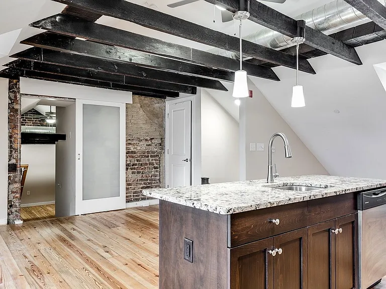 1710 E Franklin St — Photo 34