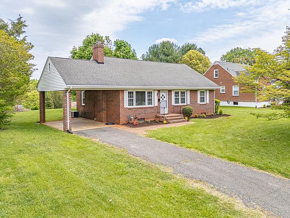 5th image of 1016 Sandusky Dr