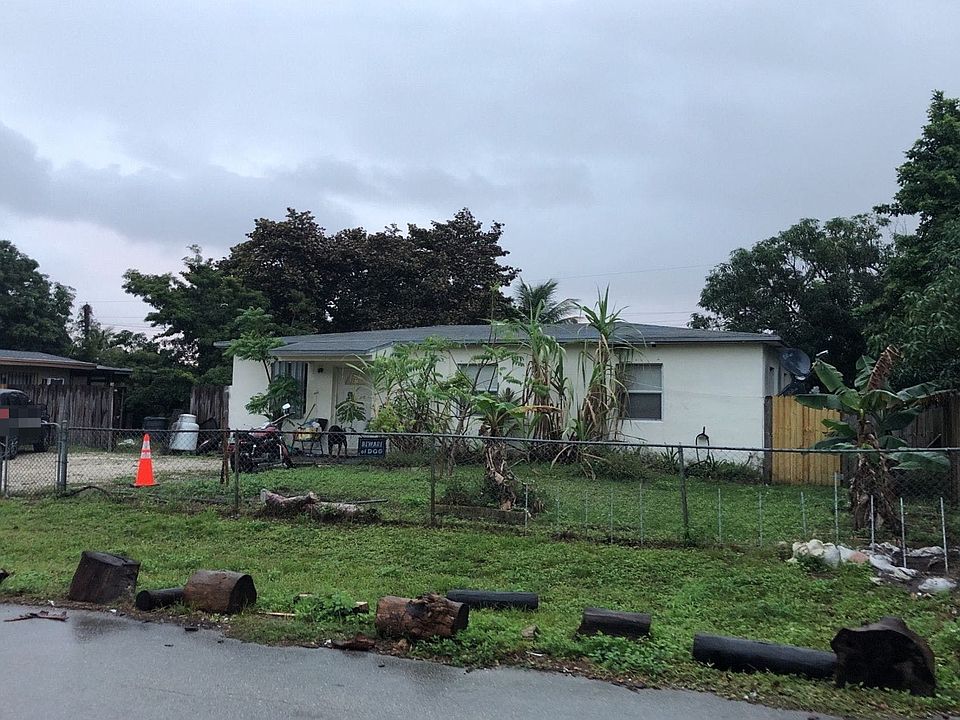 1st image of 1426 NW 15th Ter