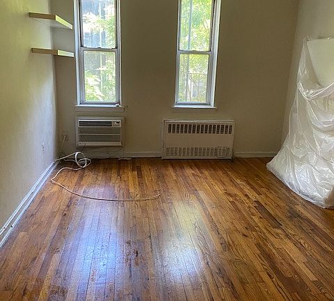 4th image of 321 E 89th St APT 2A