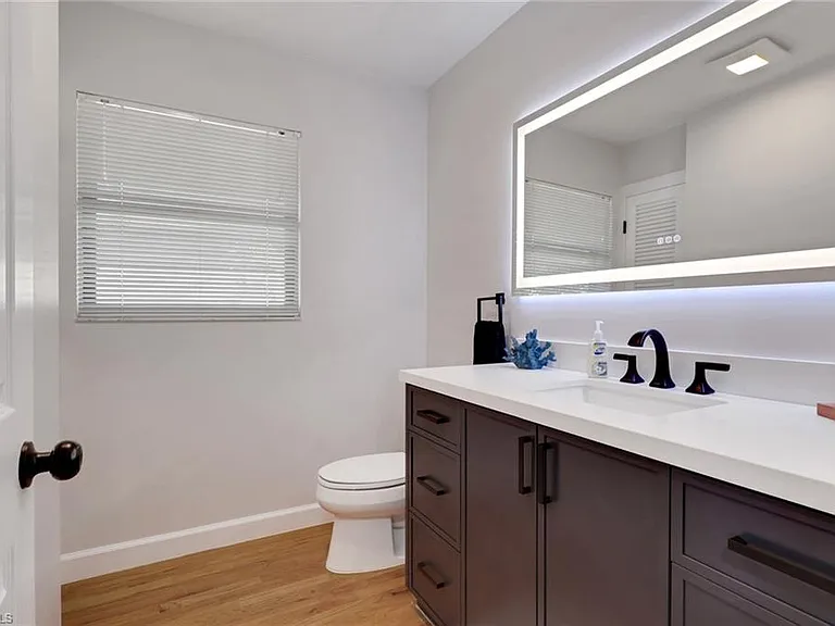 1282 Belaire Ct W — Photo 21