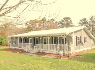806 Pine St, Nicholls, GA 31554