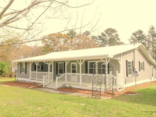 806 Pine St, Nicholls, GA 31554