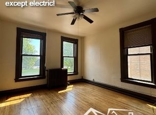 315/317/319/321 Market Street/ 101 Algoma - B, Oshkosh, WI 54901