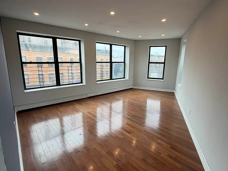 5645 Myrtle Ave #3A — Photo 19