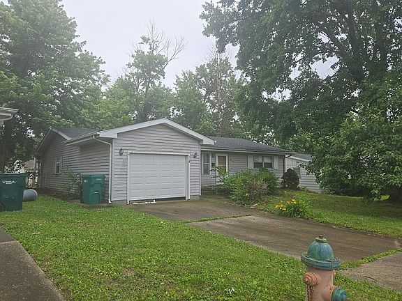 3rd image of 43 Ridge Lane Dr