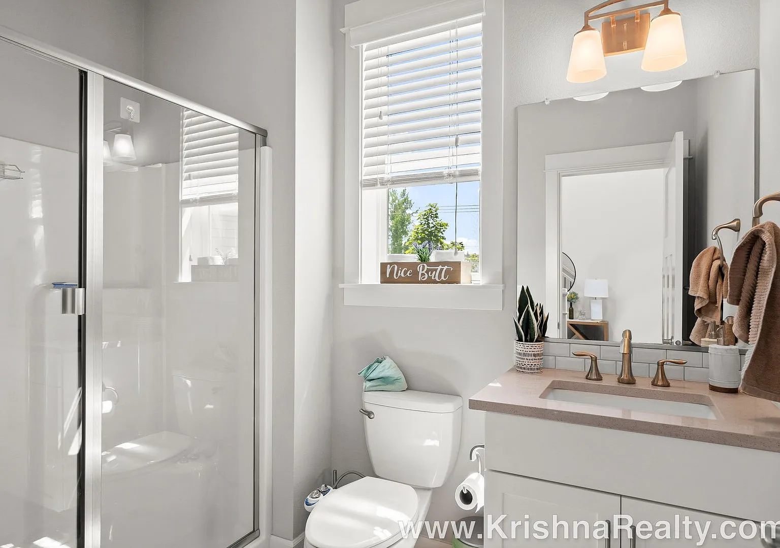 Gorgeous Modern 4 Bedroom | 3 Bathroom Single Family Home | Located in Iron Ridge Heights Community! — Photo 3