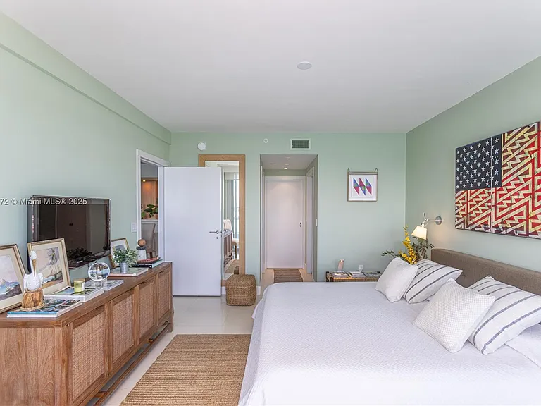 520 West Ave #1102 — Photo 15