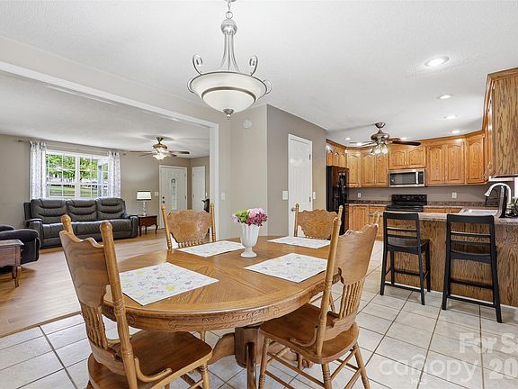 2nd image of 1214 Eastcreek Rd