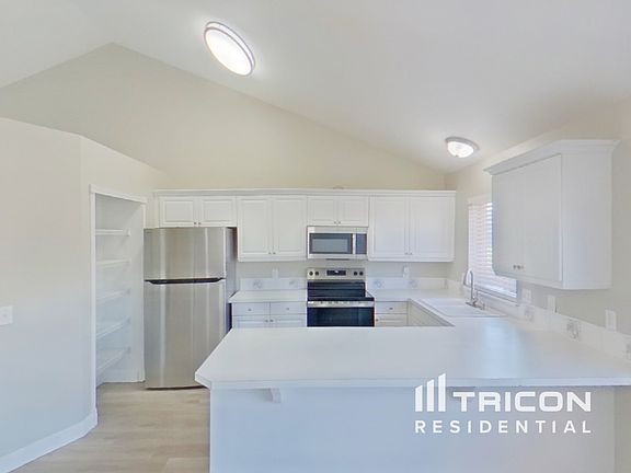 4th image of 13608 69th Avenue Ct E