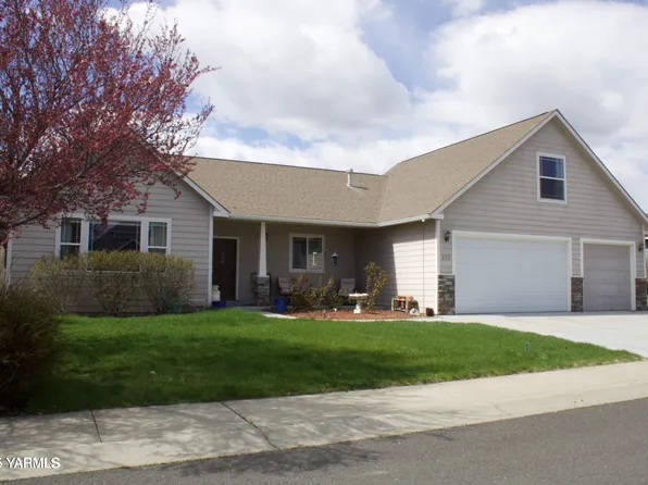 408 S 93rd Ave, Yakima, WA 98908