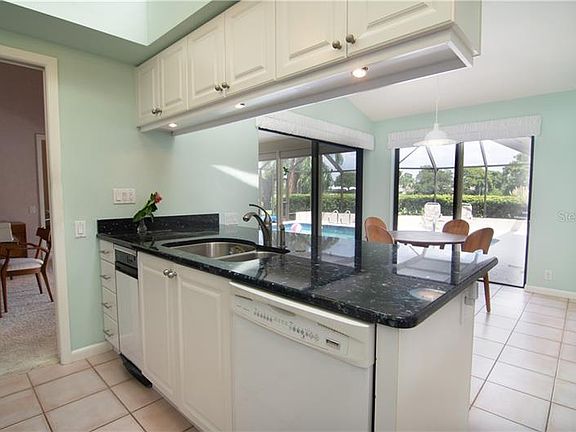 3rd image of 3873 Torrey Pines Blvd