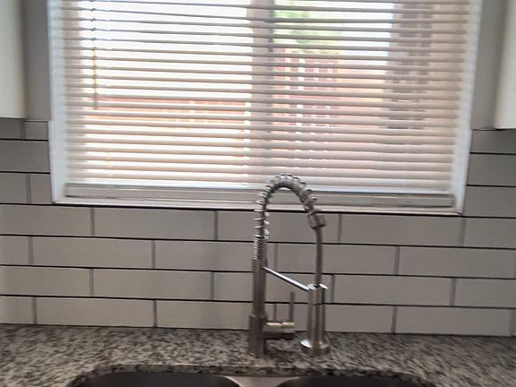 5th image of 920 E Montebello Ave #2