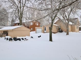922 4th St NE, Watertown, SD 57201