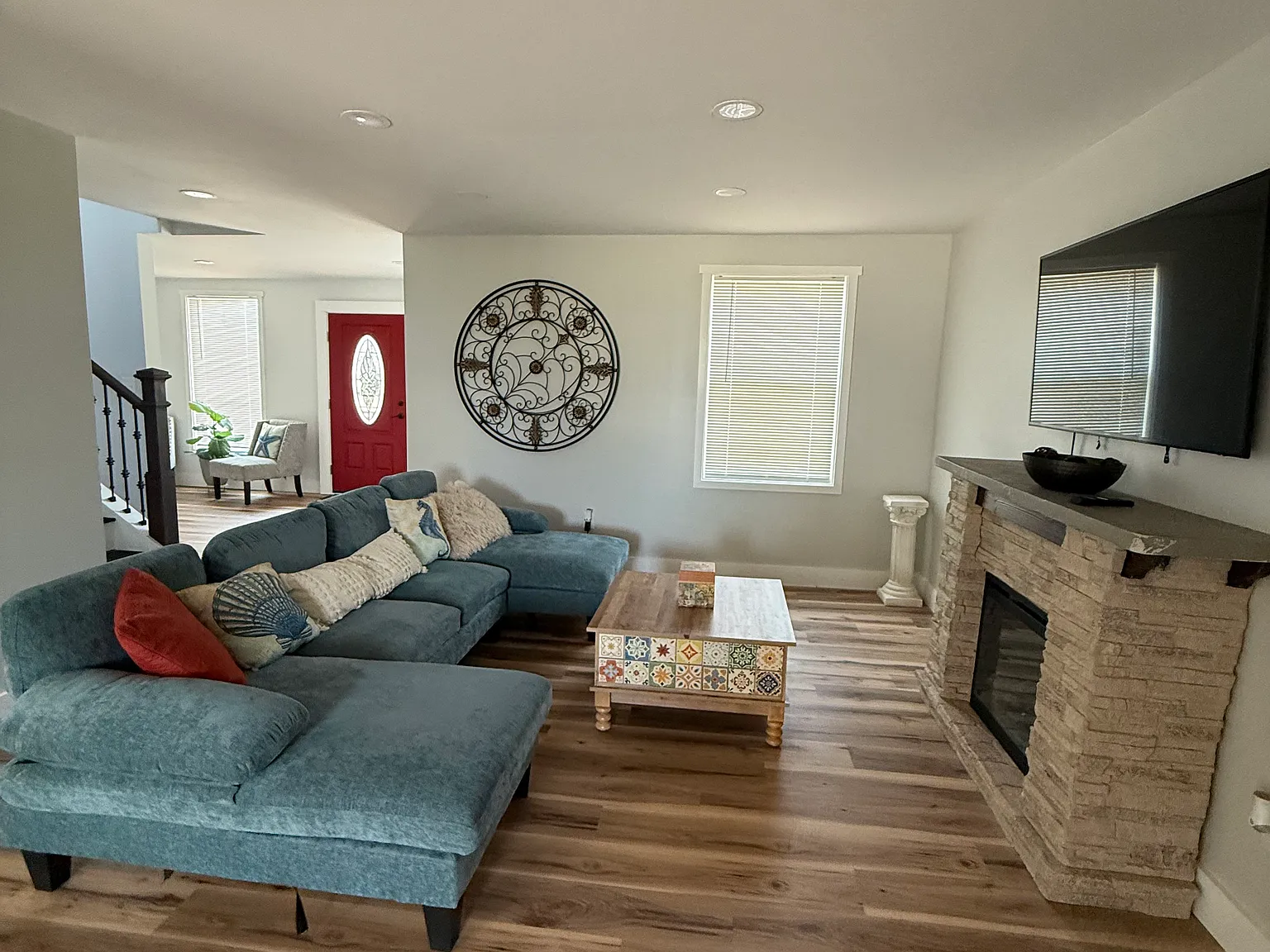 3 bed, 1700 sqft, $2,700 — Photo 1