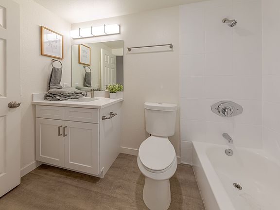 2nd image of 938 N Fig St N #11