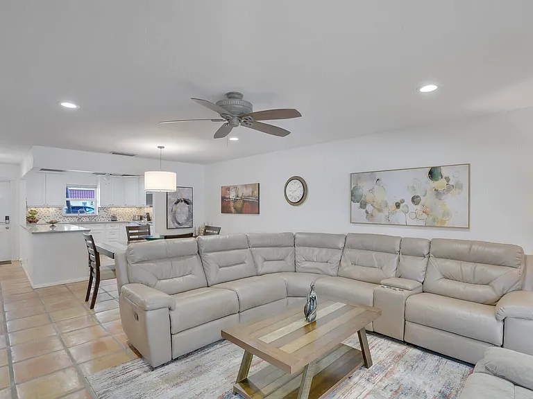 772 Nantucket Cir #B — Photo 13