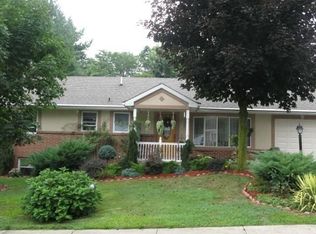 111 Bomberger Rd, Akron, PA 17501