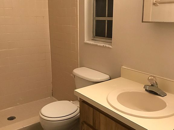 5th image of 3238 Bloomingdale Villas Ct