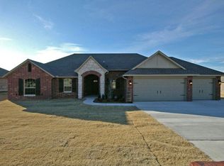 8721 Long Spur Trl, Edmond, OK 73034