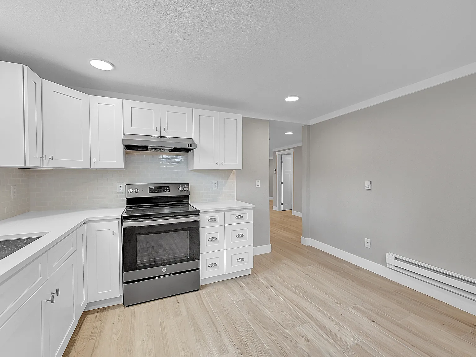 2 bed, 1300 sqft, $2,000 — Photo 3