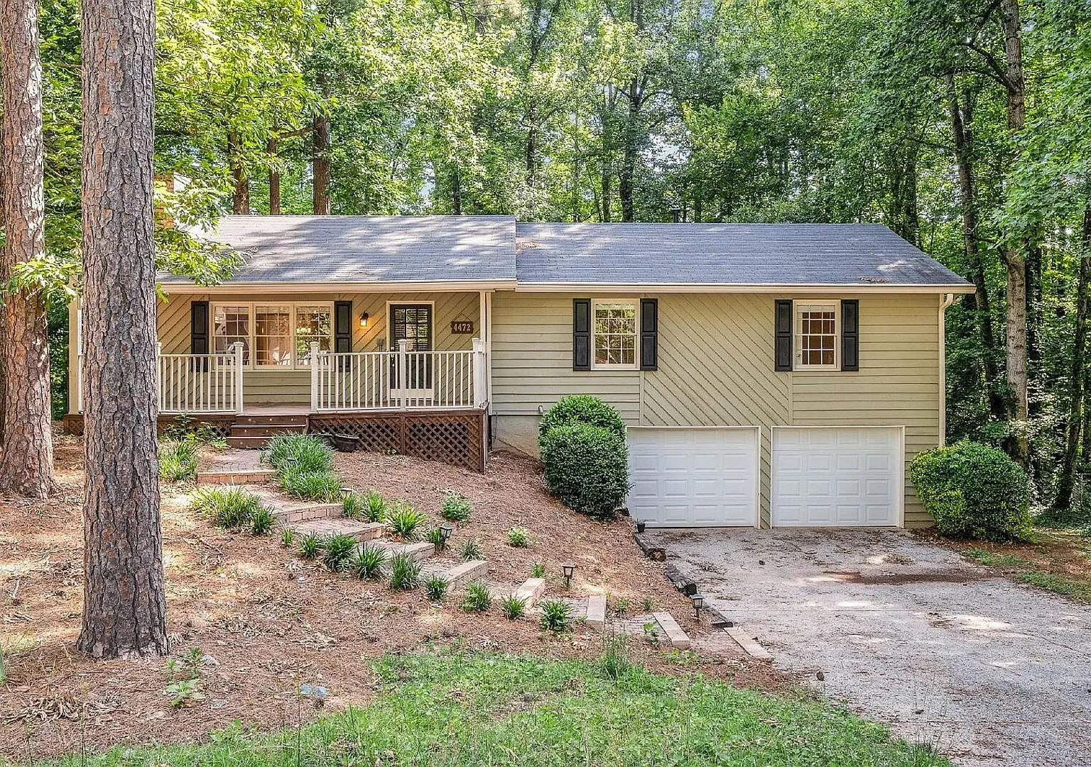 Room in 4 Bedroom Home in Roswell — Photo 1
