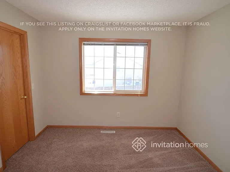 930 118th Ln NE — Photo 8