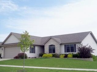 915 Spring Dr, Marengo, IL 60152