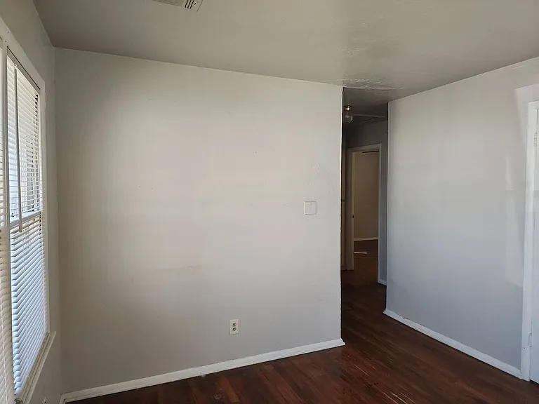 3932 SW 23rd St — Photo 9