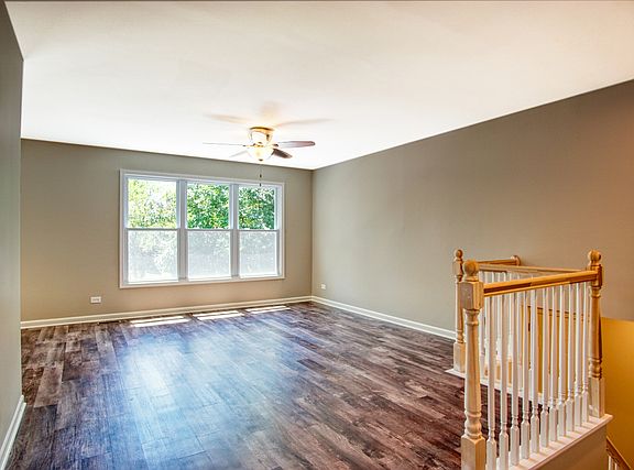 3rd image of 545 Cottonwood Cir